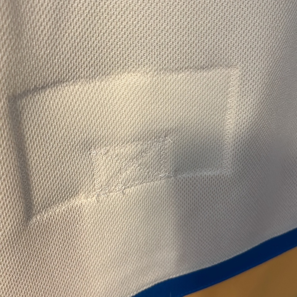 *SOLD* Men’s St. Louis Blues Winter Classic Hockey Jersey - Picture 13 of 14